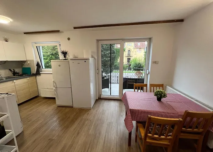 Emona Hiša za goste 2*