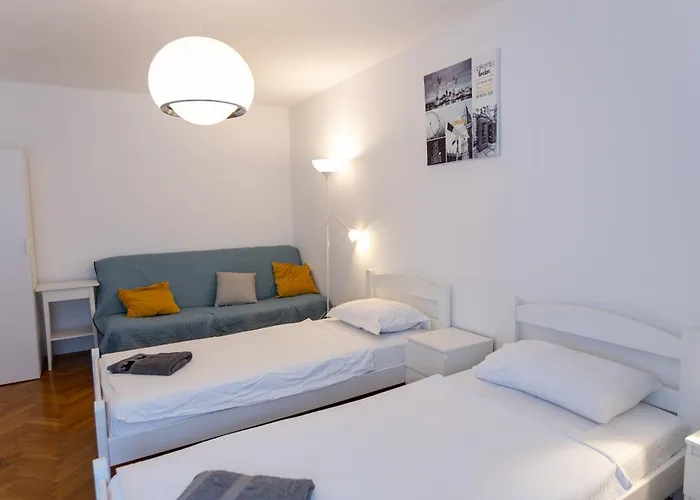 Affittacamere Emona 2*