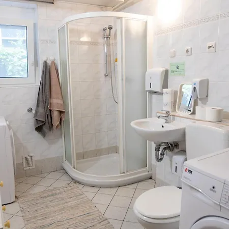 Emona 게스트하우스 2*